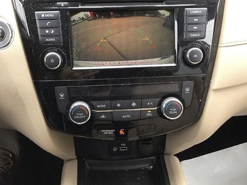 Used 2019 Nissan Rogue SV AWD/4WD image 9