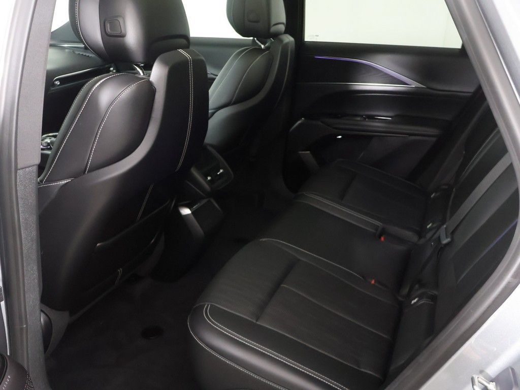 Used 2024 Cadillac Lyriq Luxury RWD image 33