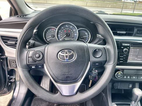 Used 2016 Toyota Corolla LE FWD image 17