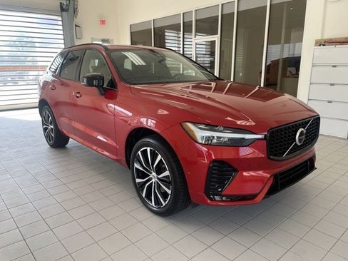 Certified 2023 Volvo XC60 B5 Plus image 5