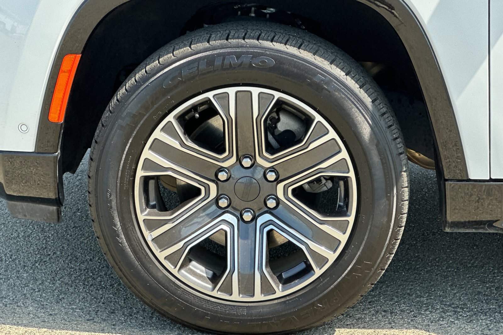 Used 2024 Jeep Wagoneer Series II AWD/4WD image 34