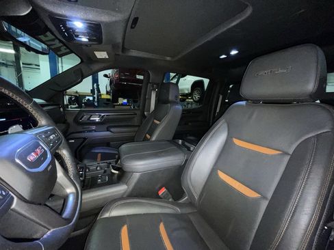 Used 2024 GMC Sierra 1500 AT4 w/ Technology Package image 21
