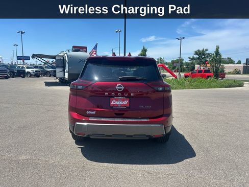 Used 2025 Nissan Rogue SL w/ Tech Package AWD/4WD image 5