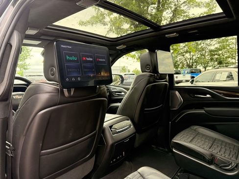 Used 2023 Cadillac Escalade Premium Luxury Platinum w/ LPO, Floor Liner Package AWD/4WD image 20