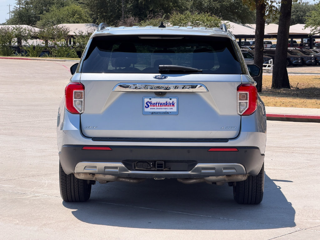Used 2023 Ford Explorer XLT w/ Equipment Group 202A AWD/4WD image 7
