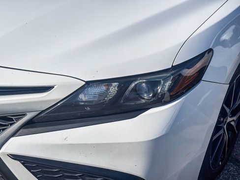 Used 2022 Toyota Camry SE w/ Audio Upgrade Package FWD image 8