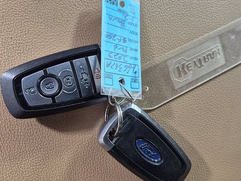 Used 2023 Ford F250 Lariat w/ Chrome Package AWD/4WD image 32