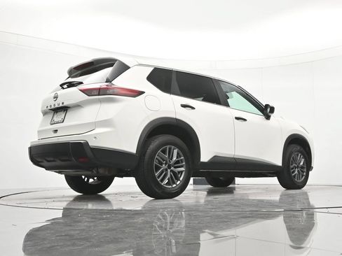 Used 2024 Nissan Rogue S FWD image 41