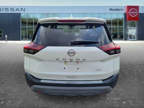 Used 2023 Nissan Rogue SV FWD image 6