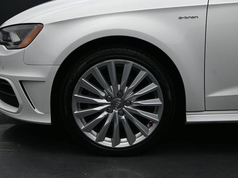 Used 2016 Audi A3 e-tron Premium Plus w/ Premium Plus Package FWD image 26