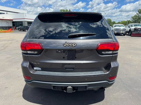 Used 2017 Jeep Grand Cherokee Laredo 75th Anniversary AWD/4WD image 4