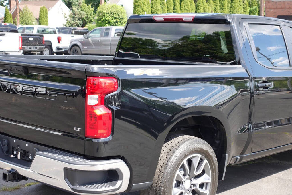 Used 2024 Chevrolet Silverado 1500 LT AWD/4WD image 12
