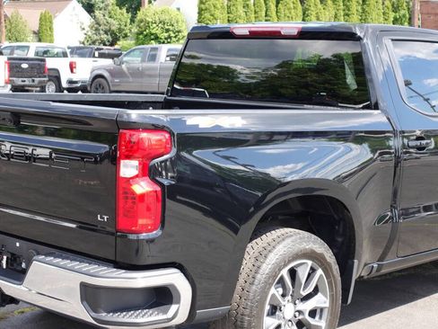 Used 2024 Chevrolet Silverado 1500 LT AWD/4WD image 12