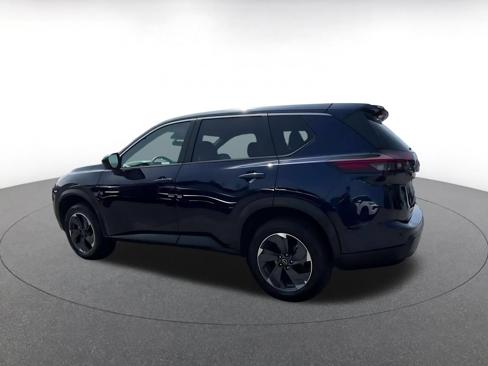 Used 2025 Nissan Rogue SV FWD image 9