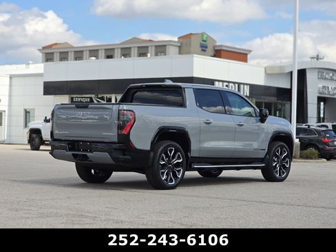 Used 2024 GMC Sierra EV Denali image 7