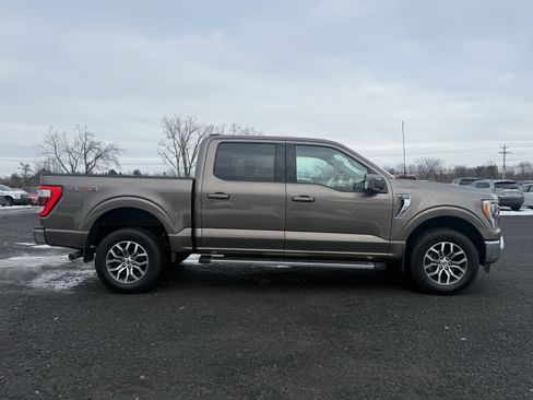 Used 2022 Ford F150 Lariat w/ Trailer Tow Package image 6