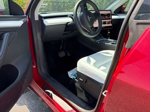 Used 2023 Tesla Model Y Long Range AWD/4WD image 5