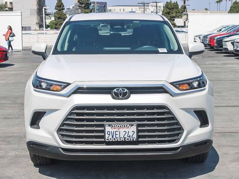 Certified 2025 Toyota Grand Highlander FWD image 2
