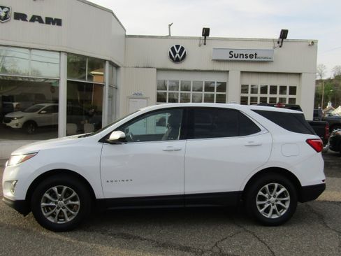 Used 2019 Chevrolet Equinox LT image 2