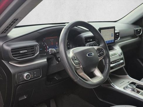 Used 2021 Ford Explorer XLT w/ Equipment Group 202A image 14