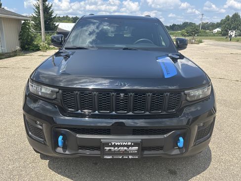Used 2022 Jeep Grand Cherokee Trailhawk w/ Luxury Tech Group III AWD/4WD image 10
