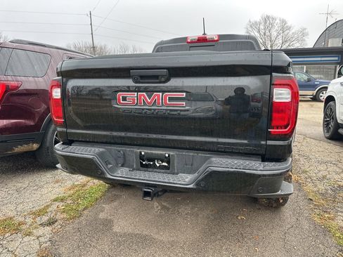 Used 2023 GMC Canyon Denali w/ Denali Black Edition image 10