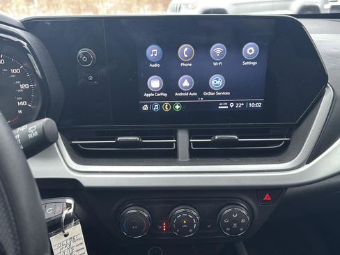 Used 2025 Chevrolet Trax LS w/ LS Convenience Package image 15