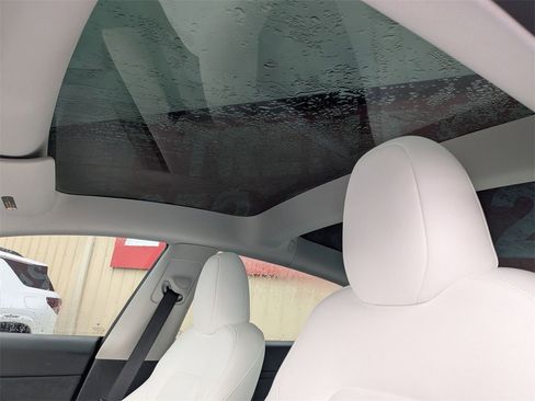 Used 2023 Tesla Model 3 Performance image 14