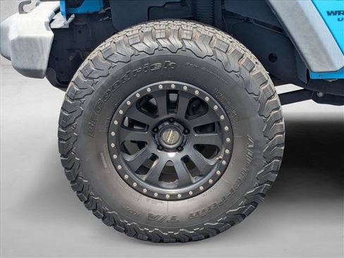 Used 2017 Jeep Wrangler Unlimited Sport w/ Connectivity Group AWD/4WD image 19