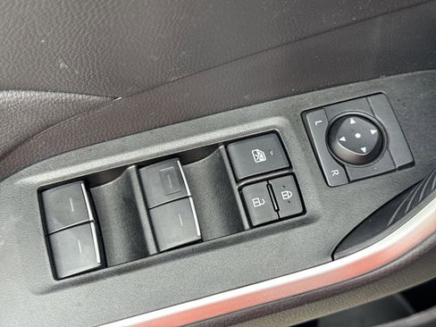 Used 2025 Toyota RAV4 XLE FWD image 15