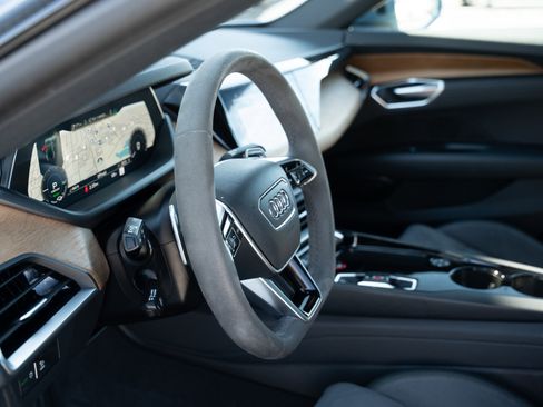 Certified 2023 Audi e-tron GT Premium Plus image 16