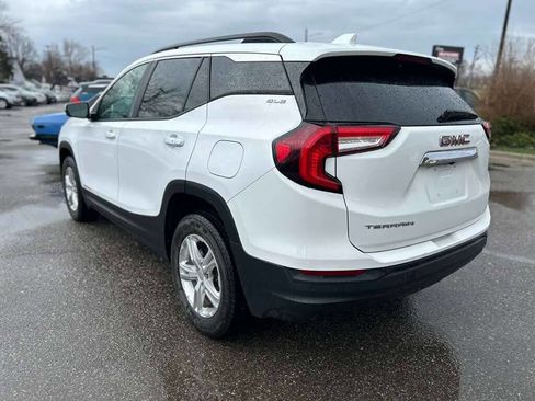 Used 2023 GMC Terrain SLE w/ Driver Convenience Package image 7