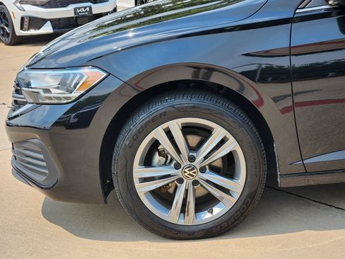 Used 2024 Volkswagen Jetta SE FWD image 14