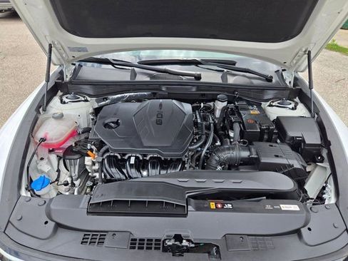 Used 2025 Hyundai Sonata SEL FWD image 31