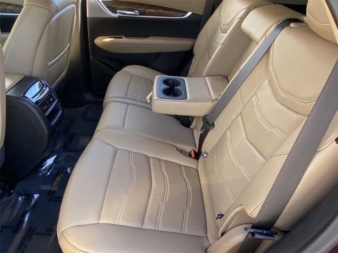 Certified 2022 Cadillac XT5 Premium Luxury w/ Platinum Package image 18