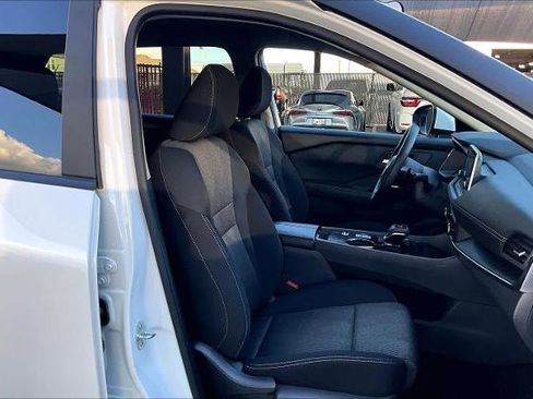 Certified 2024 Nissan Rogue SV image 9