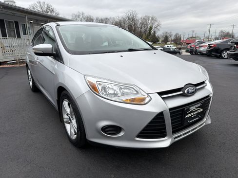 Used 2014 Ford Focus SE w/ SE Winter Package image 3