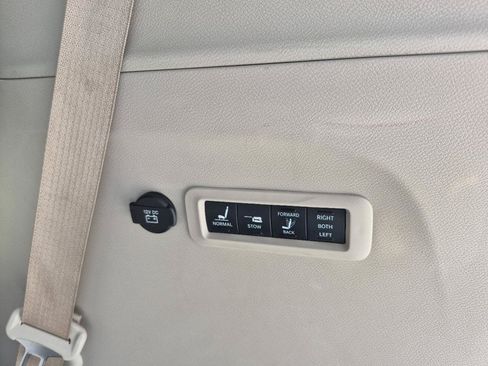 Used 2021 Chrysler Pacifica Limited w/ Premium & Safety Sphere Group AWD/4WD image 12