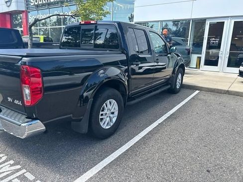 Used 2019 Nissan Frontier SV AWD/4WD image 3