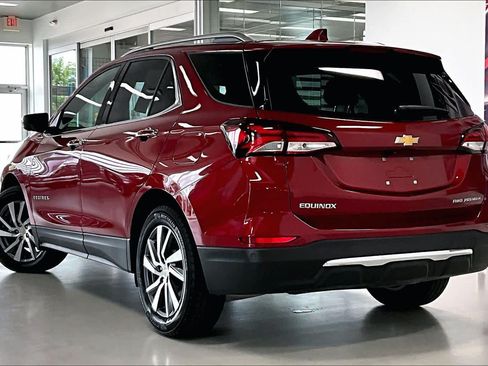 Used 2022 Chevrolet Equinox Premier AWD/4WD image 4
