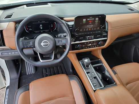 Used 2024 Nissan Pathfinder Platinum w/ Black Appearance Package image 14