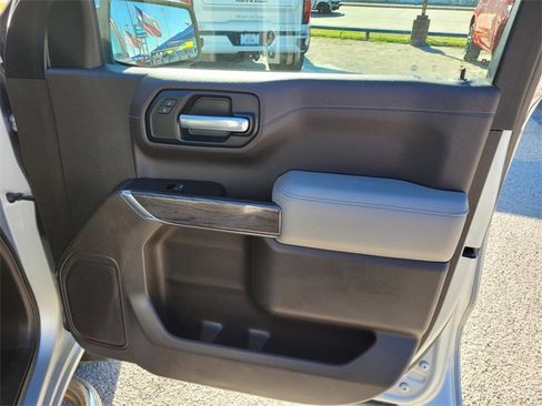 Used 2020 Chevrolet Silverado 1500 LTZ w/ Z71 Off-Road Package image 9