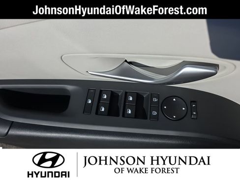 Certified 2025 Hyundai Tucson SEL image 38