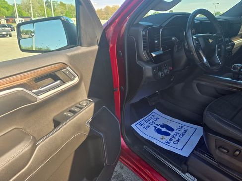 Used 2022 Chevrolet Silverado 1500 LT w/ LPO, Dark Essentials Package image 6