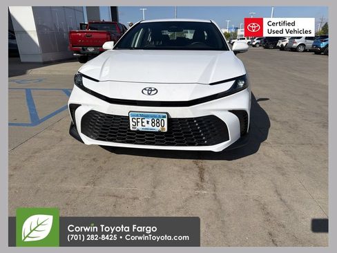 Certified 2025 Toyota Camry SE w/ Convenience Package FWD image 1