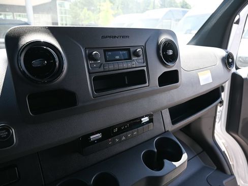 Used 2025 Mercedes-Benz Sprinter 2500 image 13
