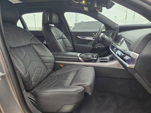 Used 2024 BMW 740i RWD image 22