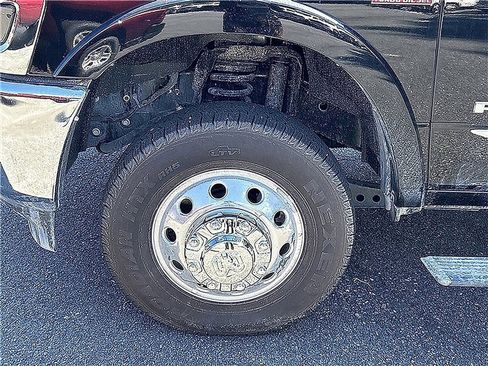 New 2025 RAM 3500 Limited image 12