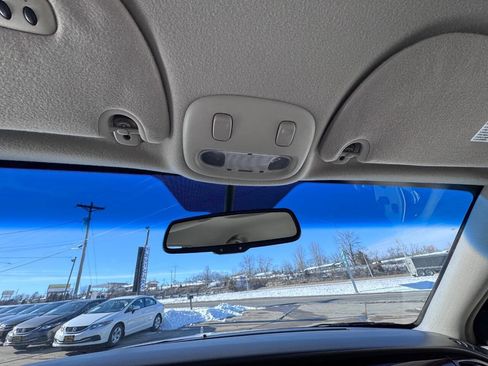 Used 2011 Lincoln Town Car Signature Limited image 21