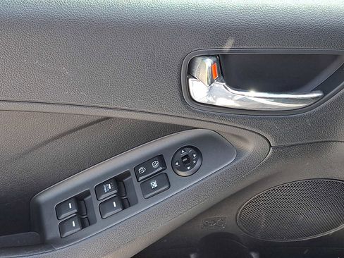 Used 2016 Kia Forte LX FWD image 12